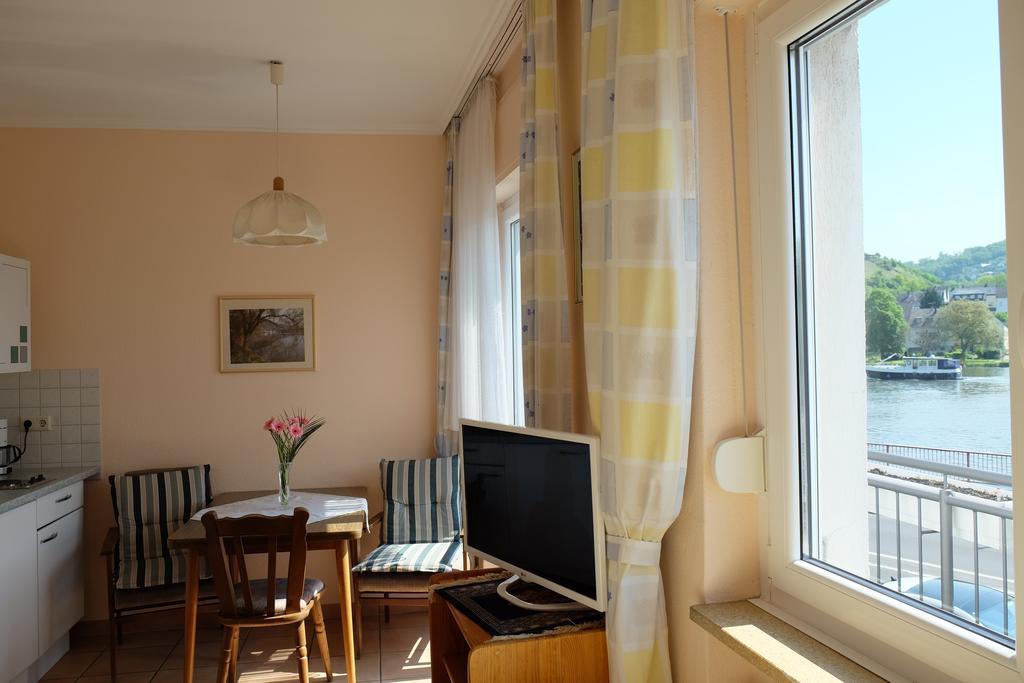 Panorama-Cafe Moselgarten อัลฟ์ ภายนอก รูปภาพ